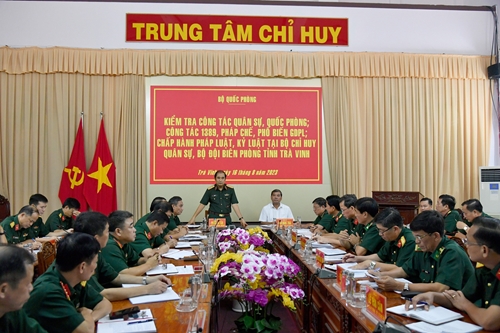 Thượng tướng Phùng Sĩ Tấn kiểm tra công tác quân sự, quốc phòng tại tỉnh Trà Vinh